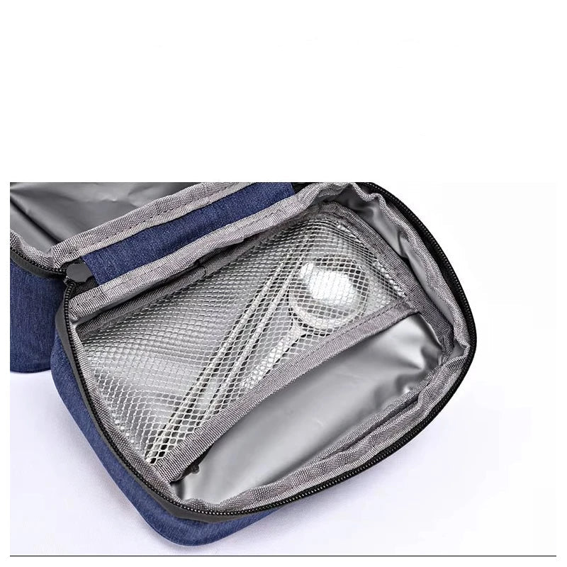 Lunch bag isotherme 7L bleu denim avec compartiment séparé pour les couverts, conçu pour garder le repas organisé et propre.