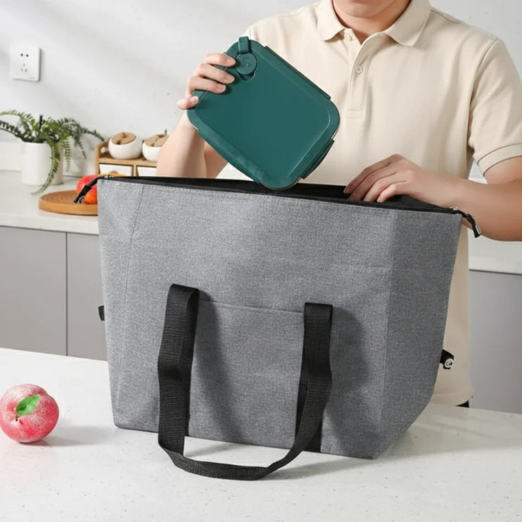 Grand sac isotherme gris avec un homme ouvert