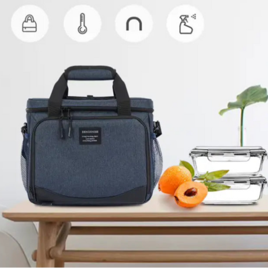 Sac isotherme bleu de 13L pour déjeuner et pique-nique poser sur la table