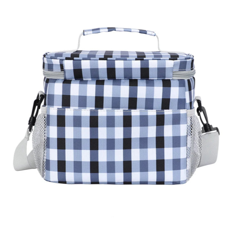 Arrière du sac isotherme à carreaux bleu et blanc pour pique-nique