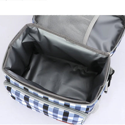 Intérieur du sac isotherme à carreaux bleu et blanc pour pique-nique