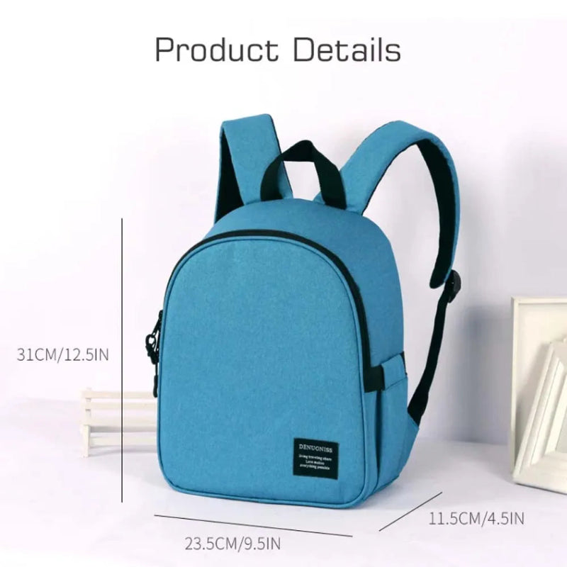 Sac isotherme enfant bleu présenté avec ses dimensions en centimètres.