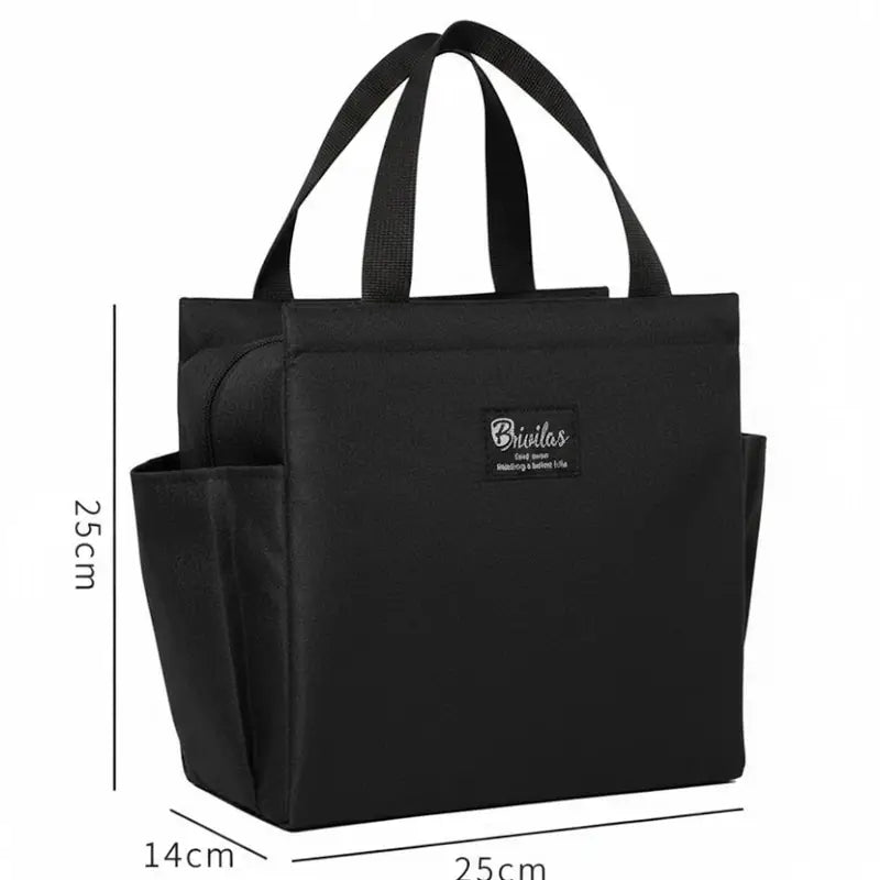 Sac isotherme repas noir type lunch bag sur fond blanc avec dimensions indiquées 25 cm x 25 cm x 14 cm, vue produit avec poignées et poches latérales.